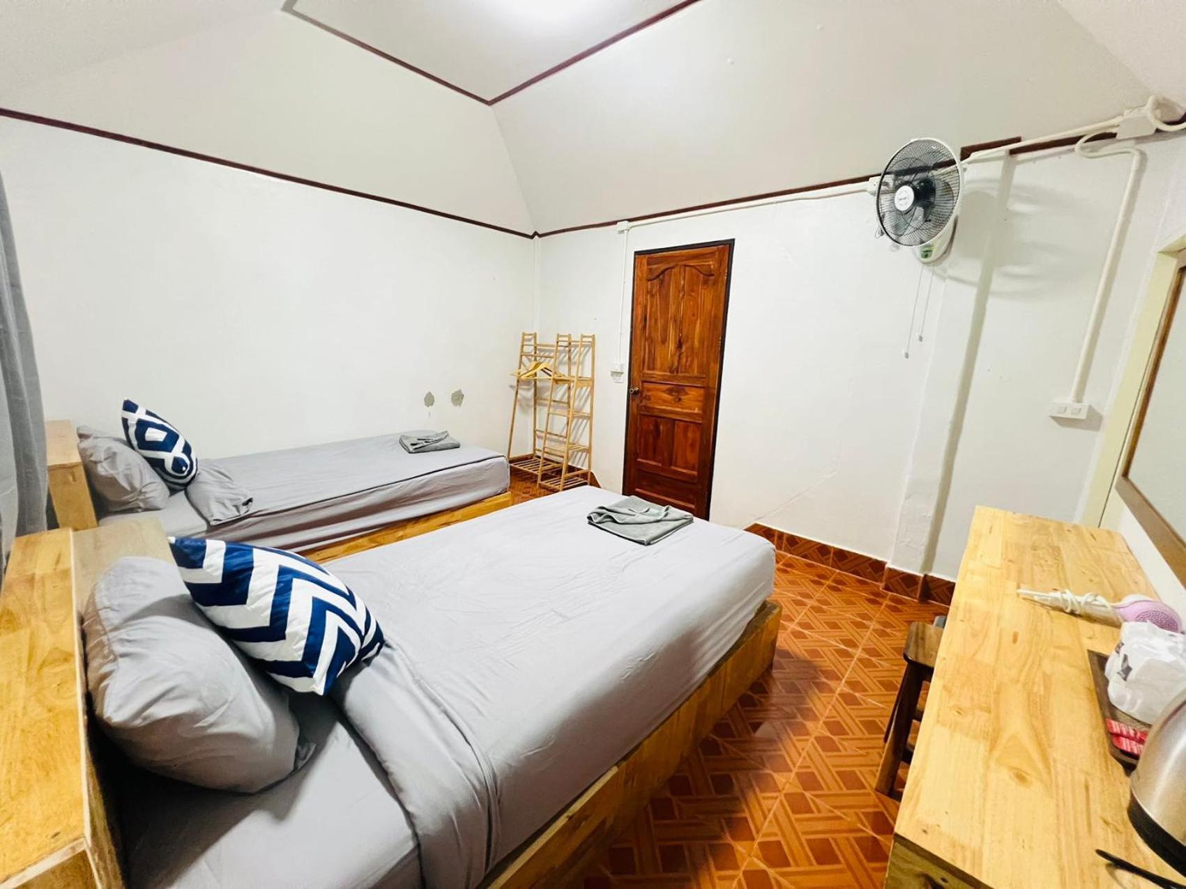 Lungwang Guest House Ban Rak Thai Exterior photo