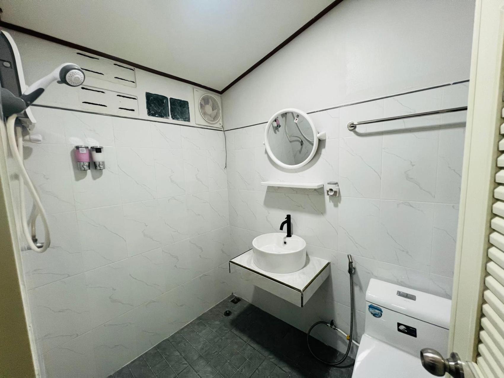 Lungwang Guest House Ban Rak Thai Exterior photo